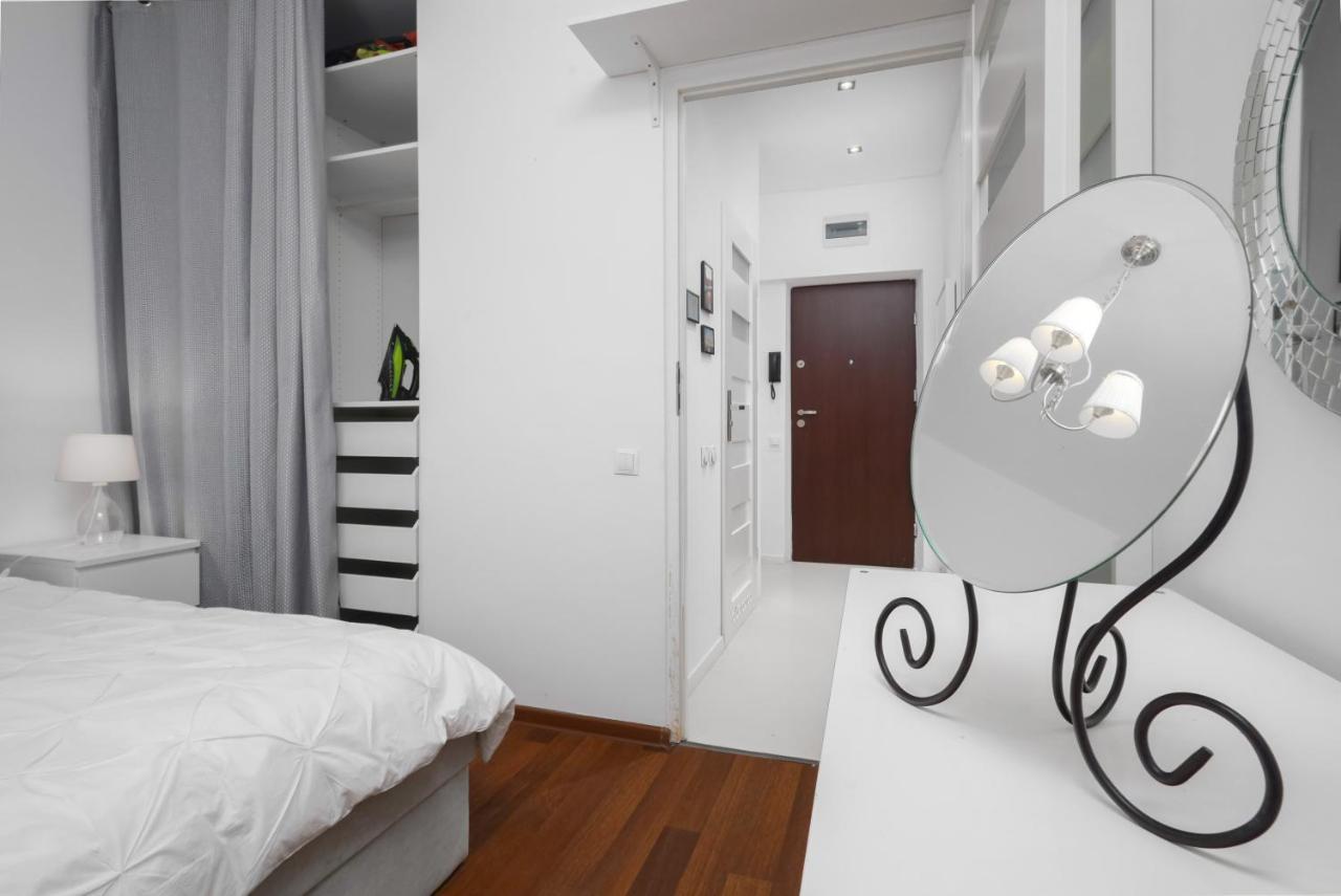 Hotel Black&White Cracovia Esterno foto