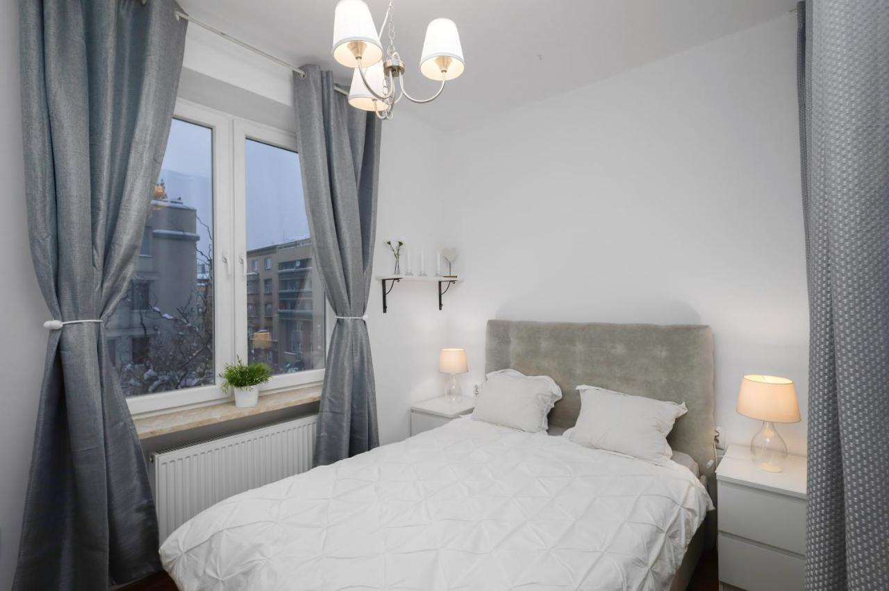 Hotel Black&White Cracovia Esterno foto