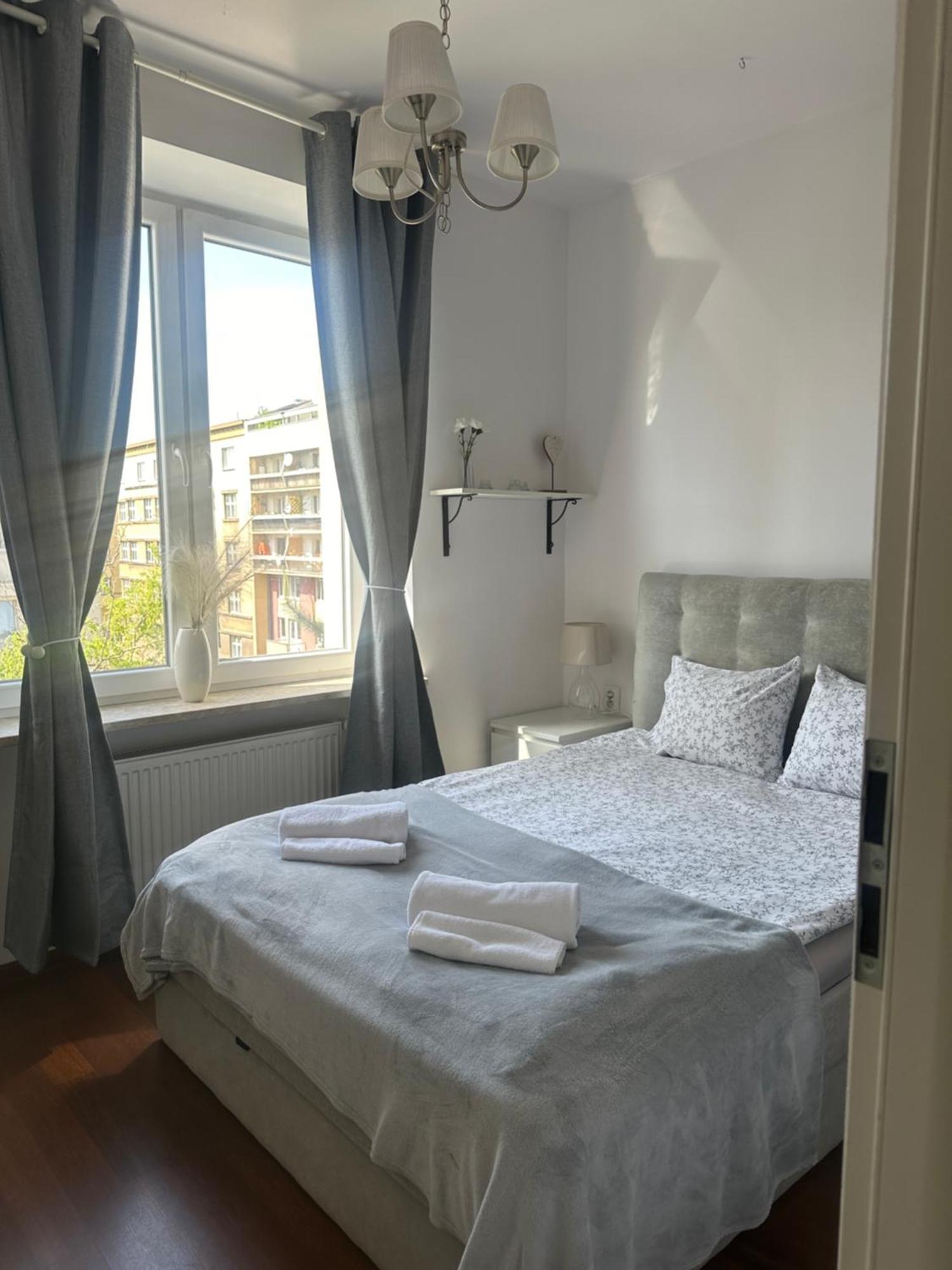 Hotel Black&White Cracovia Esterno foto